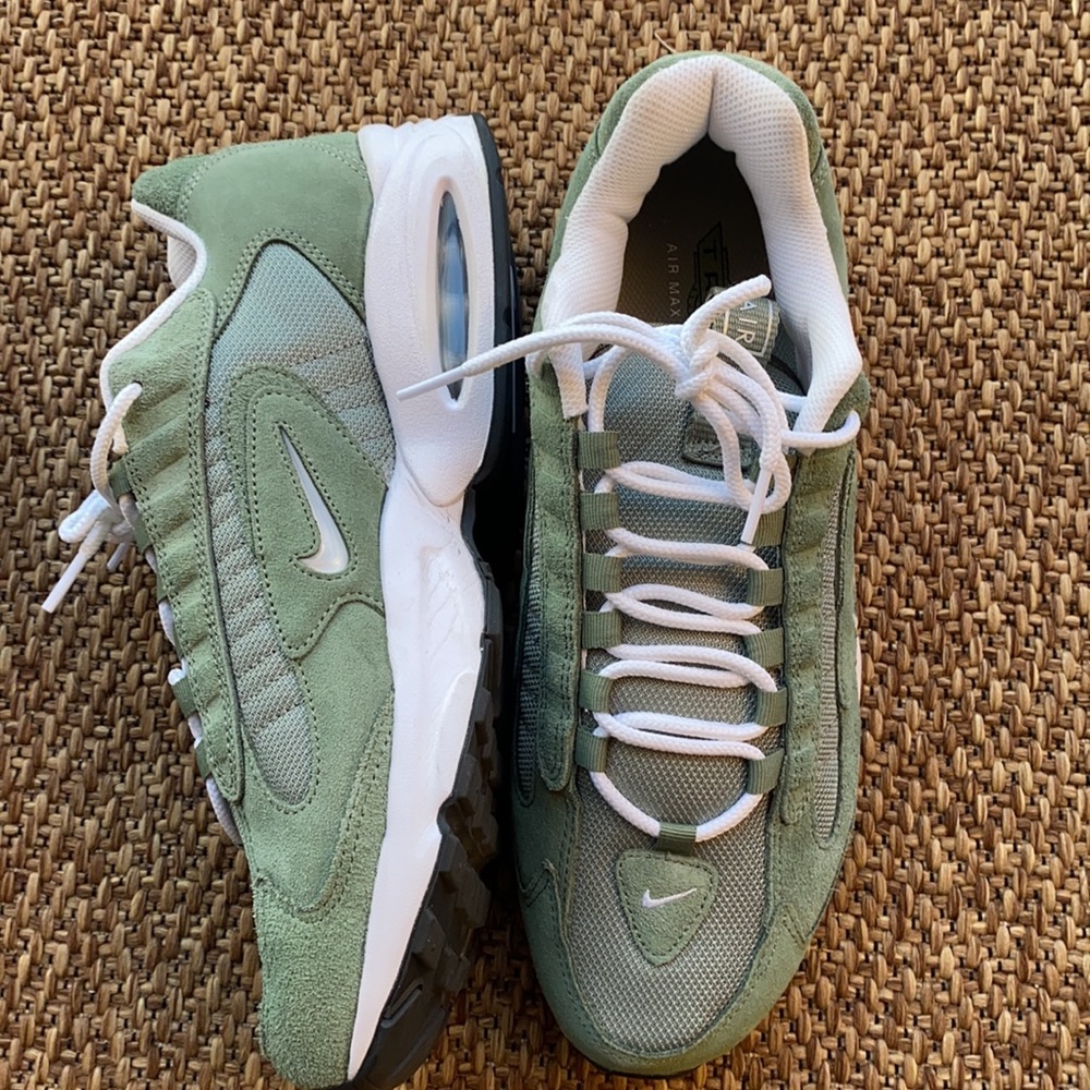 Men’s Nike Air Max Triax LE